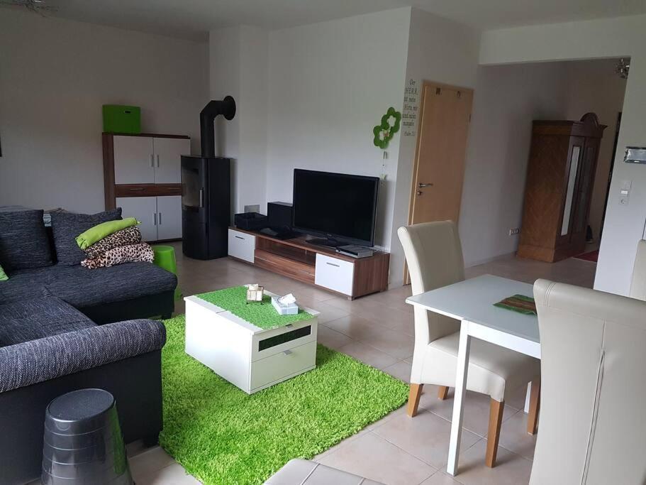 Ebenerdig Mit Terrasse & Garten, Wlan & Parkplatz! Self Check-In & Check-Out! Schwedenofen! Leilighet Auggen Eksteriør bilde
