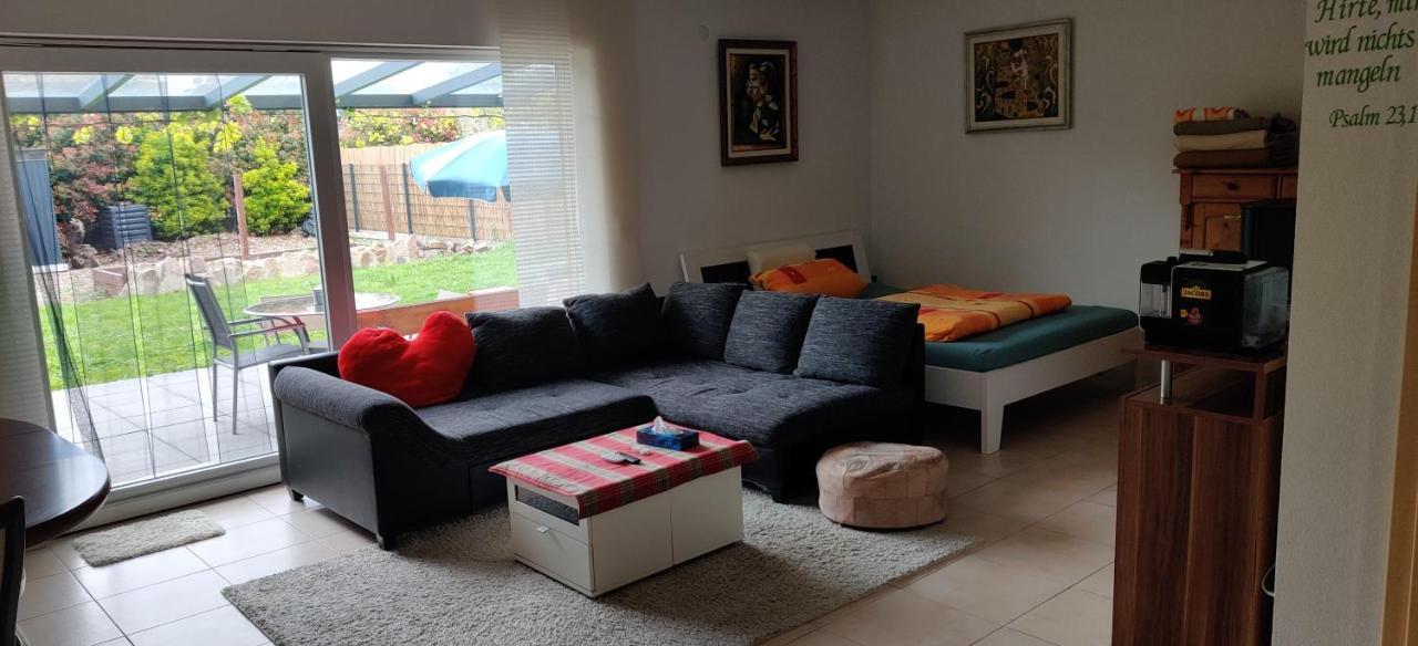 Ebenerdig Mit Terrasse & Garten, Wlan & Parkplatz! Self Check-In & Check-Out! Schwedenofen! Leilighet Auggen Eksteriør bilde